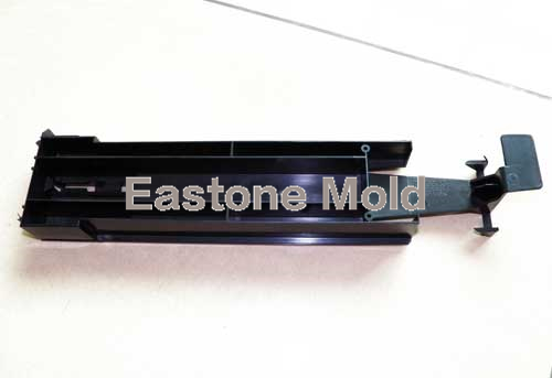 Custom-plastic-molding-factory-(1)