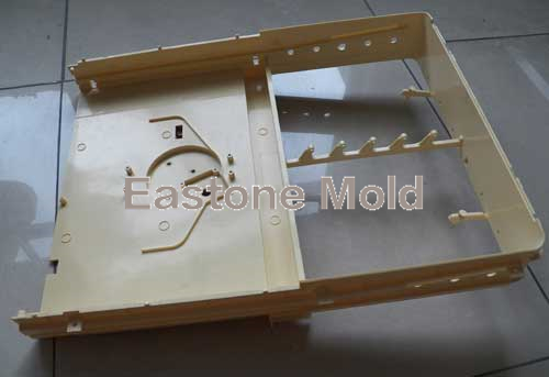 Custom-plastic-molding-factory-(3)